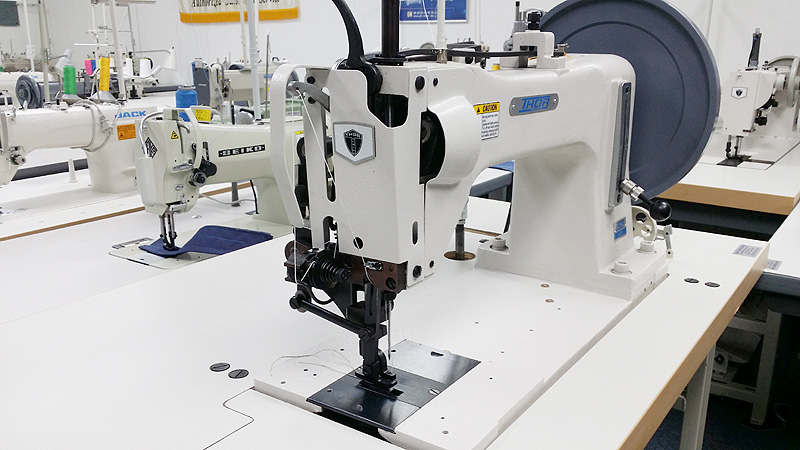 7 Class Sewing Machine THOR GA733