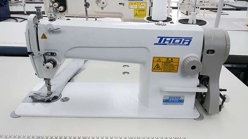 Juki Ddl-8700 High-Speed Single Needle Straight Lockstitch Industrial Sewing Machine with Table and Servo Motor